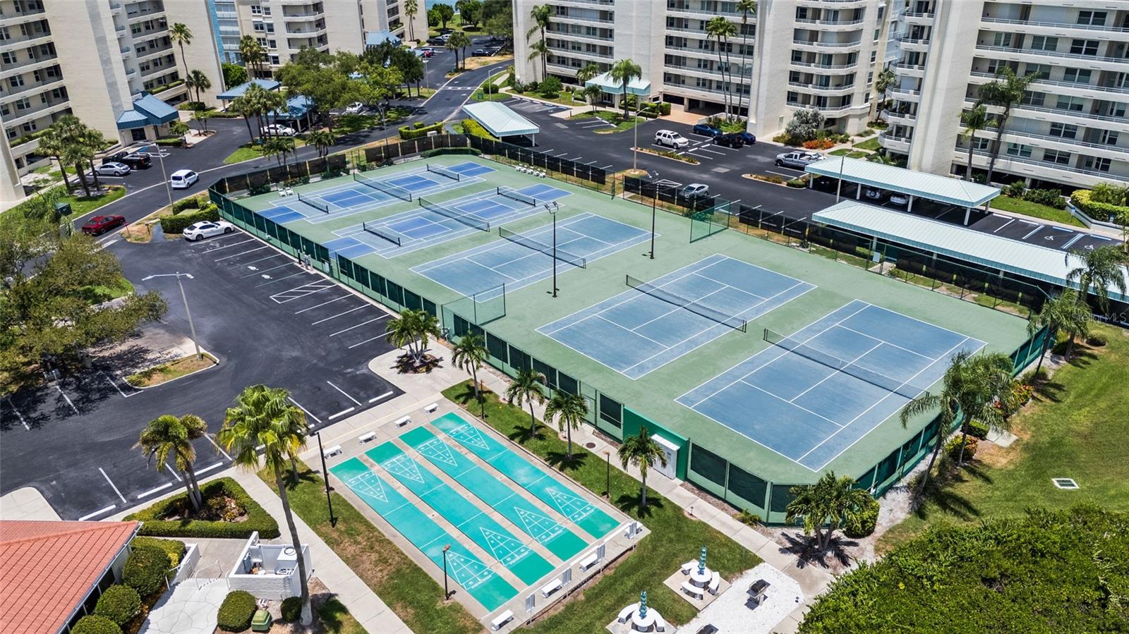 CORAL POINTE - Residential