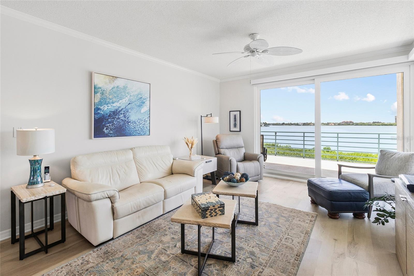 CORAL POINTE - Residential