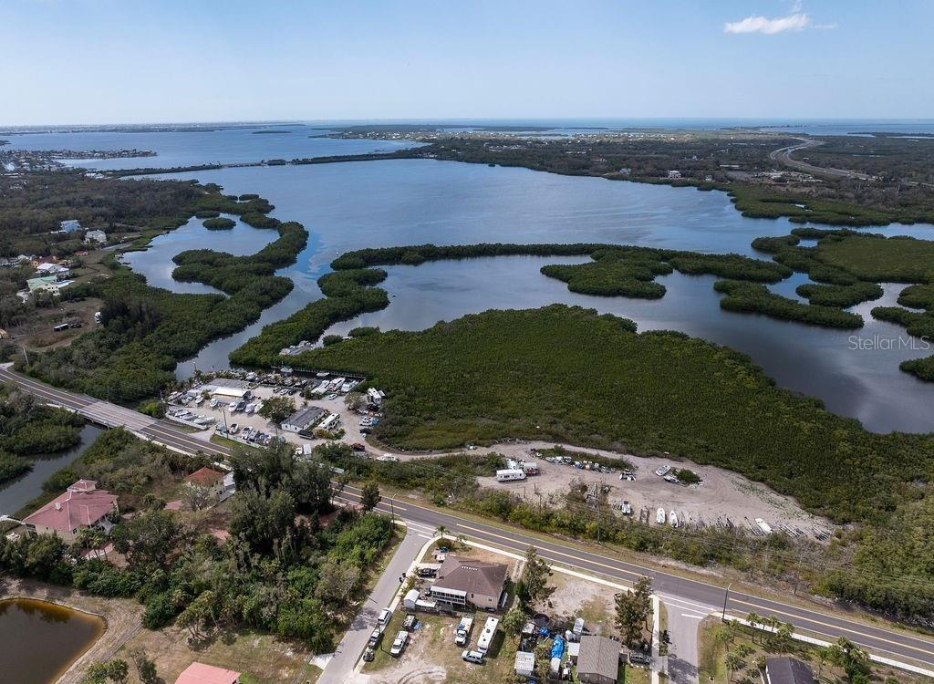 EAST TERRA CEIA - Commercial Sale