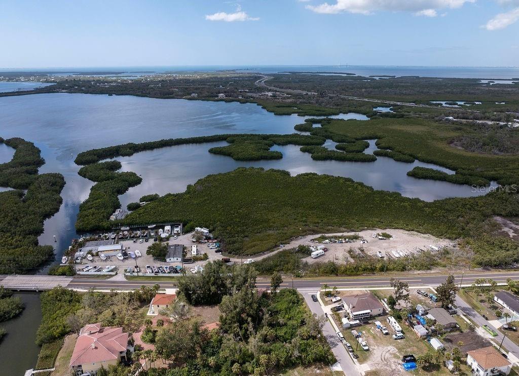 EAST TERRA CEIA - Commercial Sale