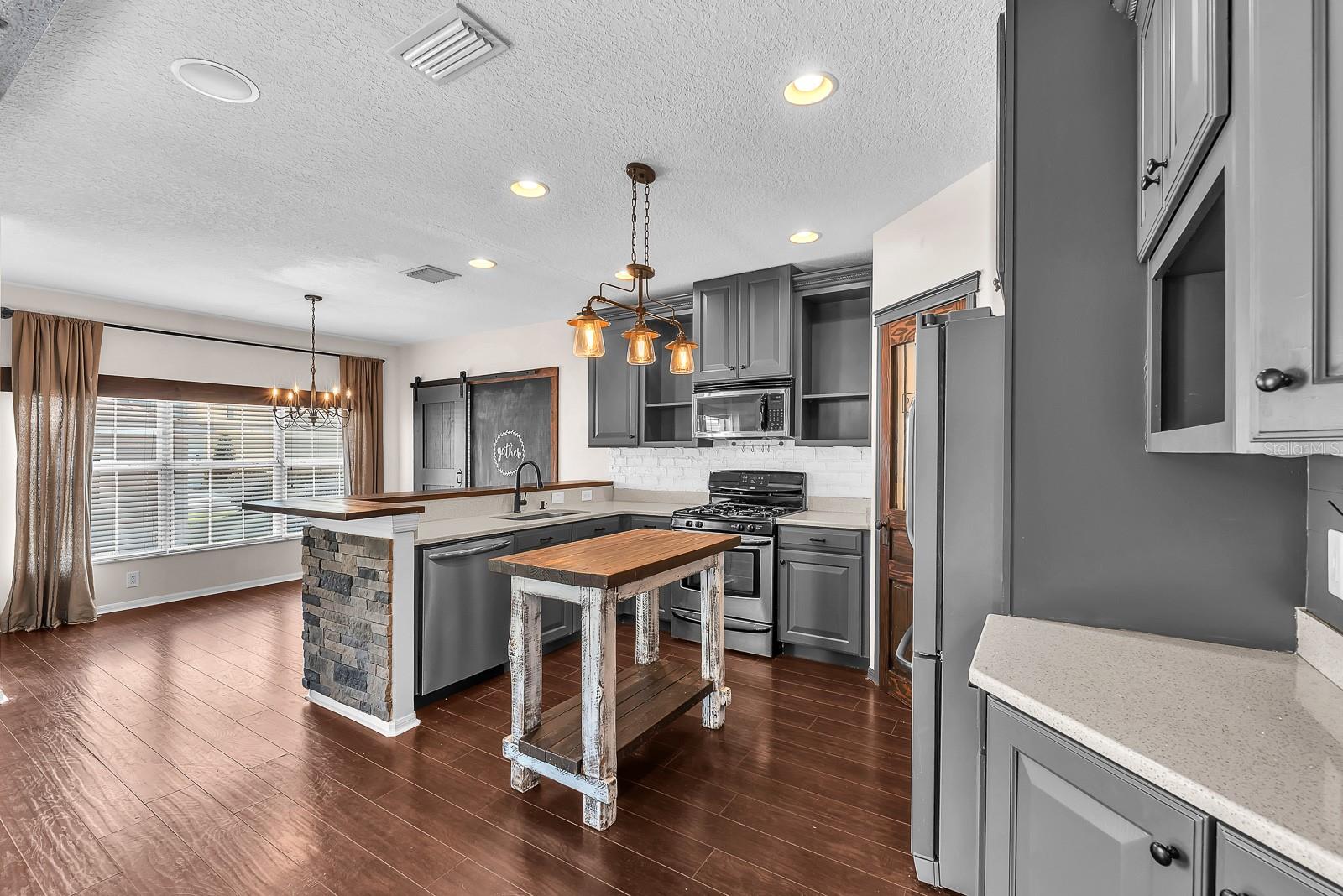 FISHHAWK RANCH TOWNCENTER PHAS - Residential