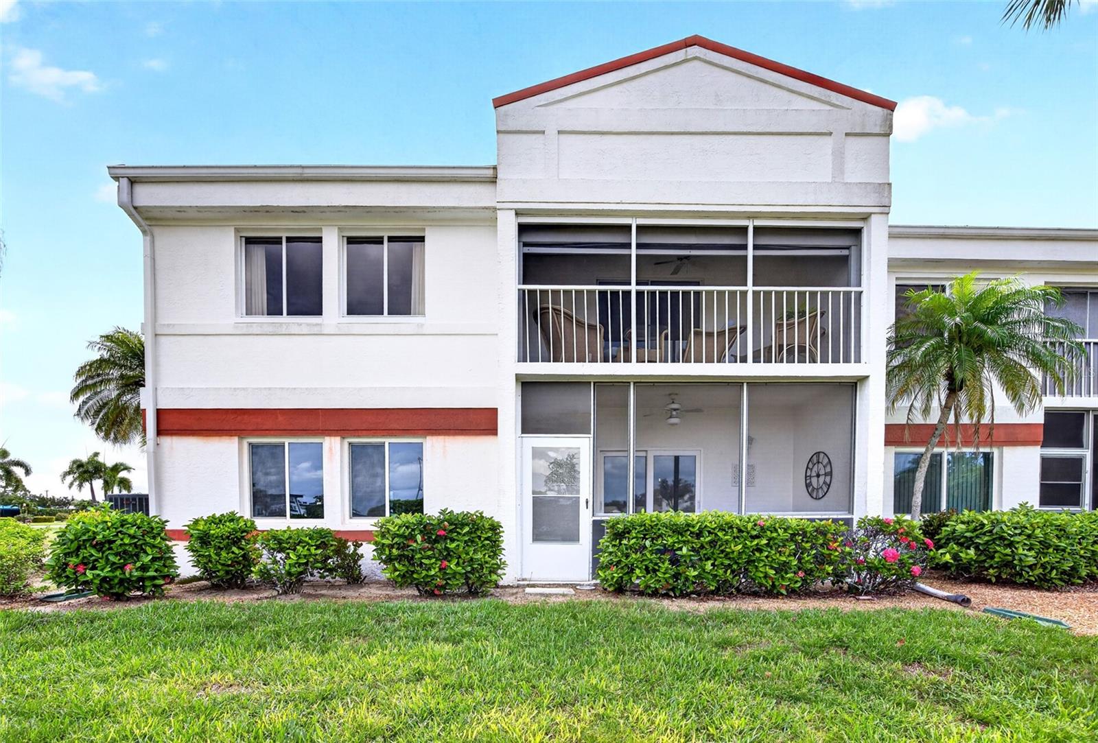 7 LAKES CONDO 01 - Residential