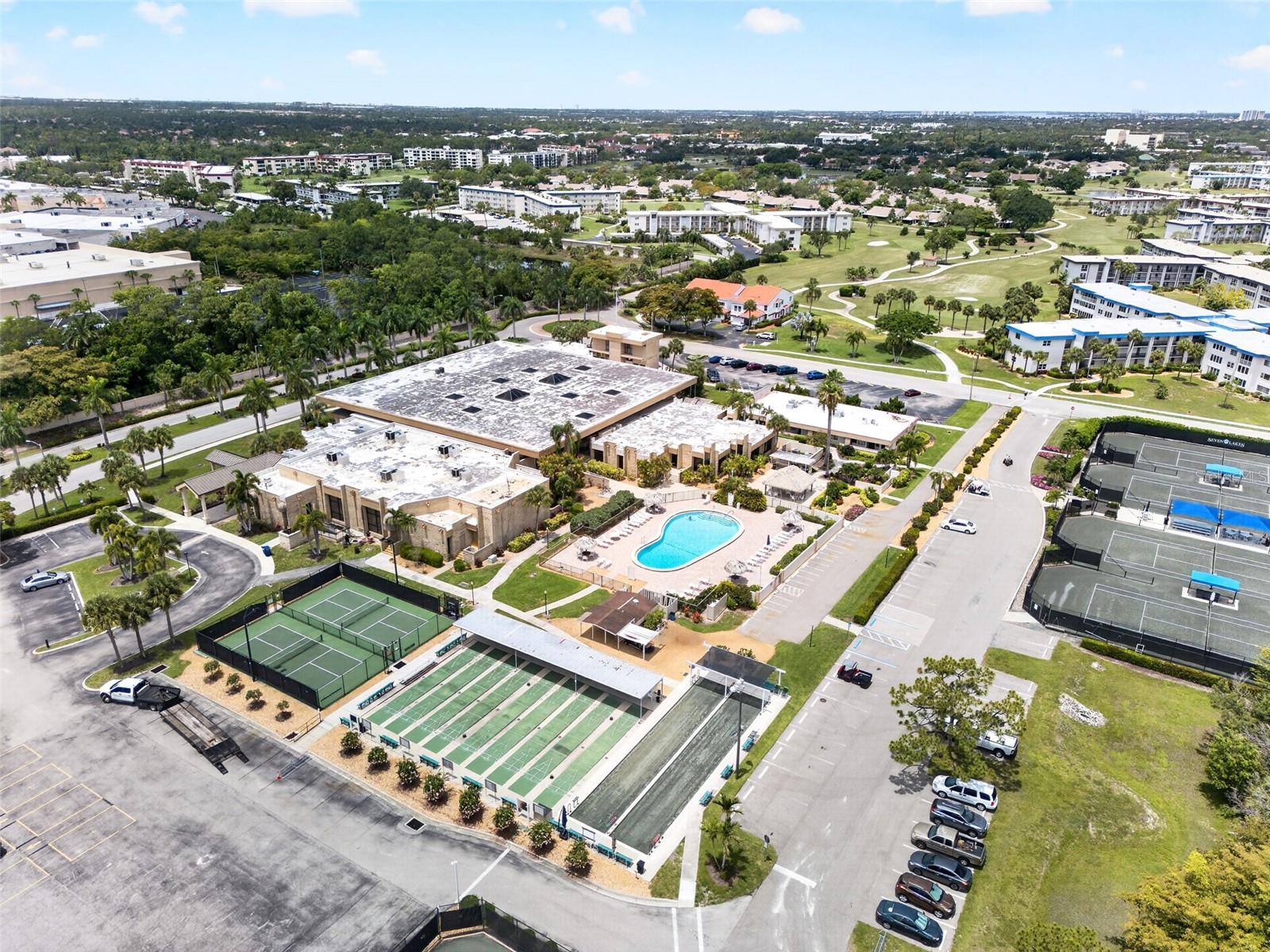 7 LAKES CONDO 01 - Residential