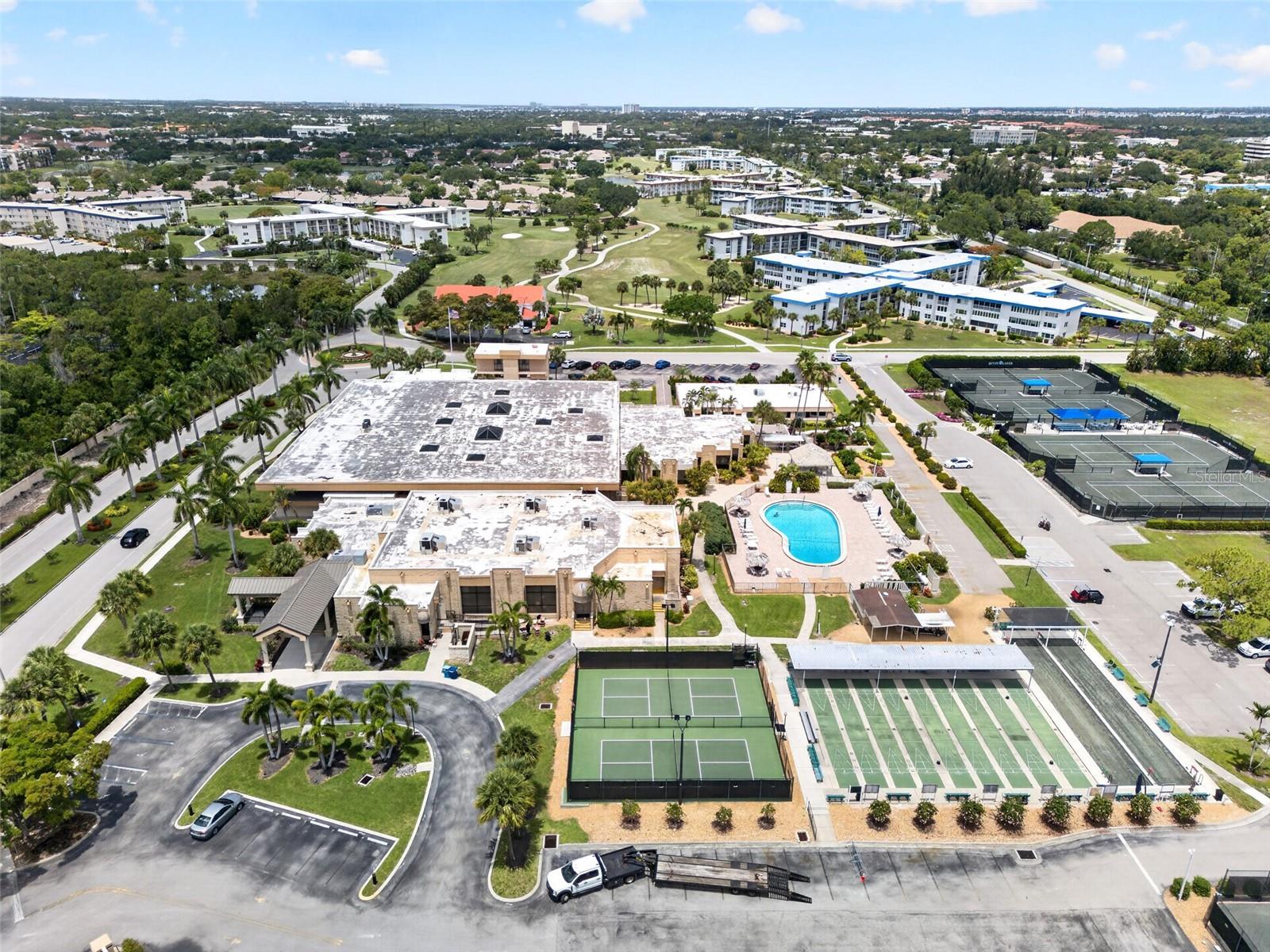 7 LAKES CONDO 01 - Residential