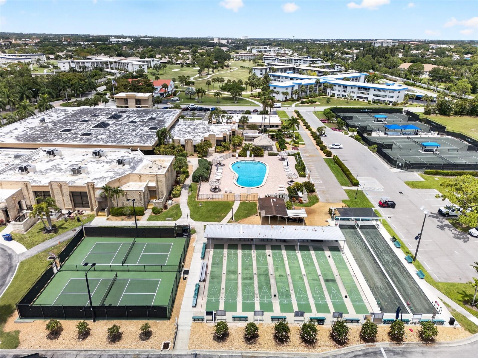 7 LAKES CONDO 01 - Residential