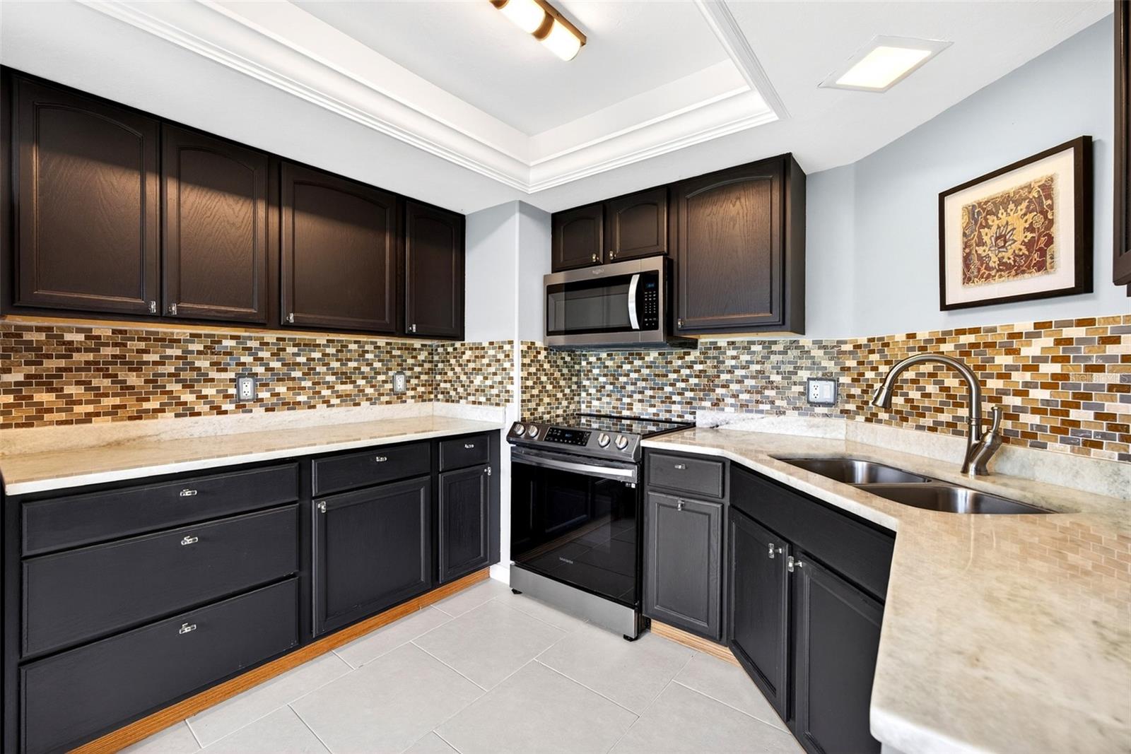 7 LAKES CONDO 01 - Residential