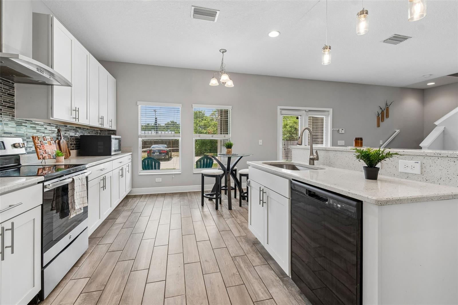 MC DAVIDS EAST SEMINOLE SUBDI - Residential