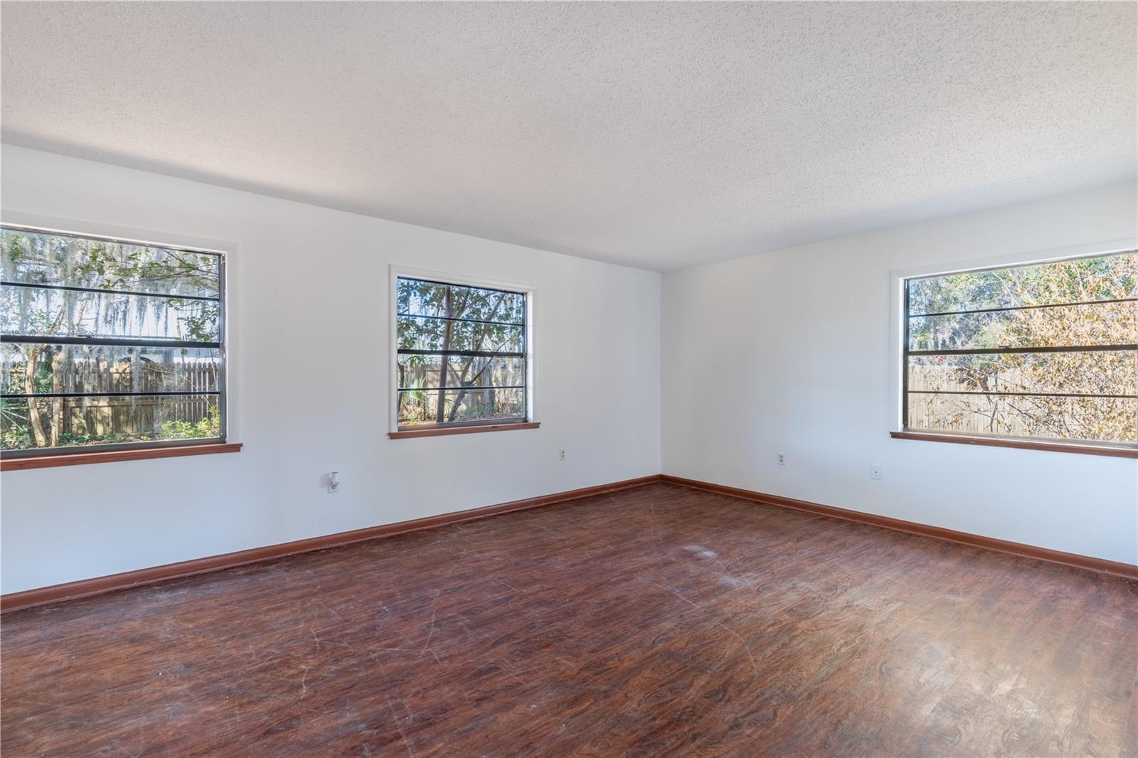 EAST UMATILLA - Residential
