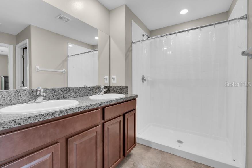 SUNSHINE VILLAGE PH 3B - Residential