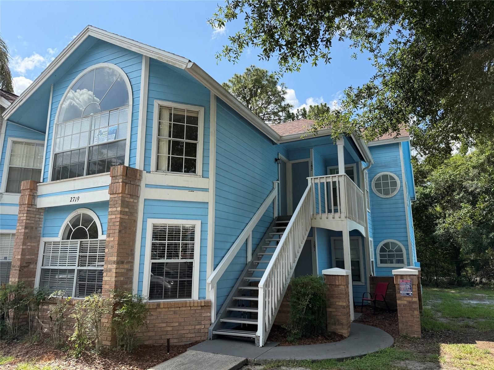 INVESTORS, A GREAT OPPORTUNITY! This three bedroom, two bath condo with assigned parking and community pool. Open floor plan with great room flowing into kitchen. Make The Villas at Somerset your new home. Property is located off of Poinciana Blvd and US 192. Minutes from Disney and all Central Florida Attractions.