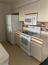 VILLAS AT SOMERSET THE - Residential