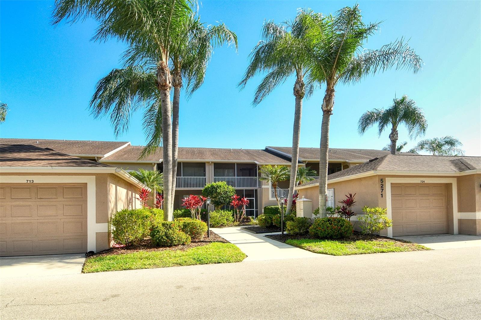 HERITAGE OAKS GOLF & COUNTRY CLUB - Residential