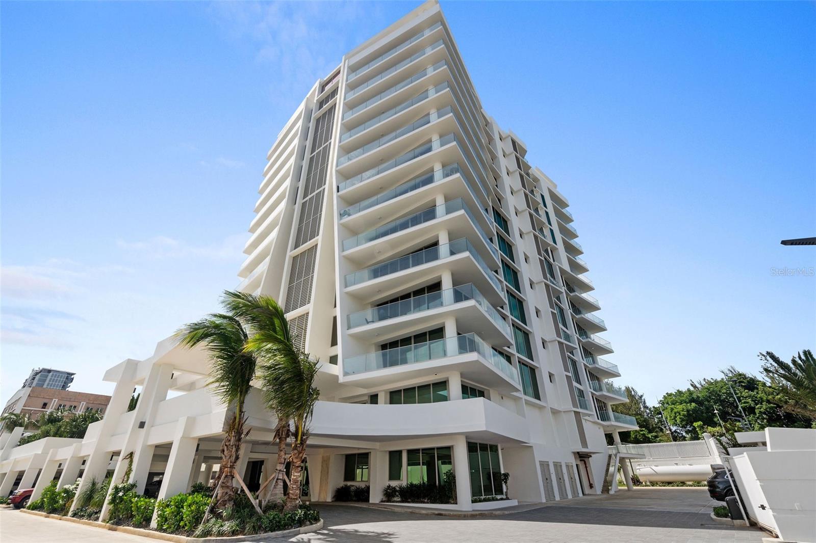 LE PARC CONDOMINIUM - Residential