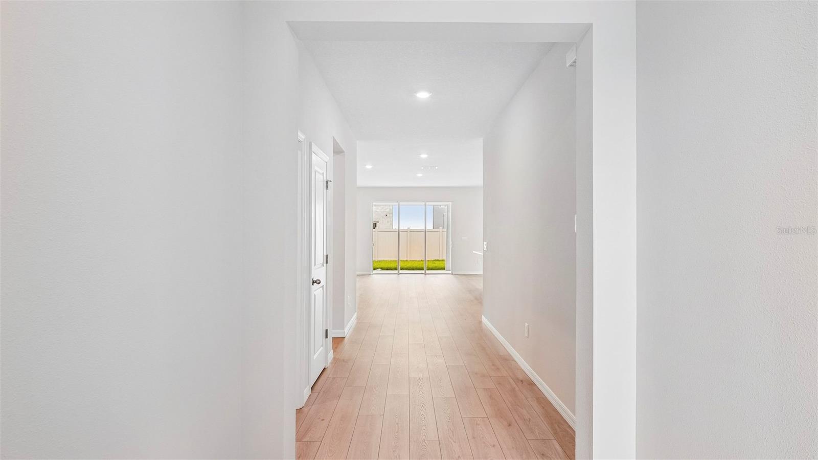 BELLA LAGO - Residential