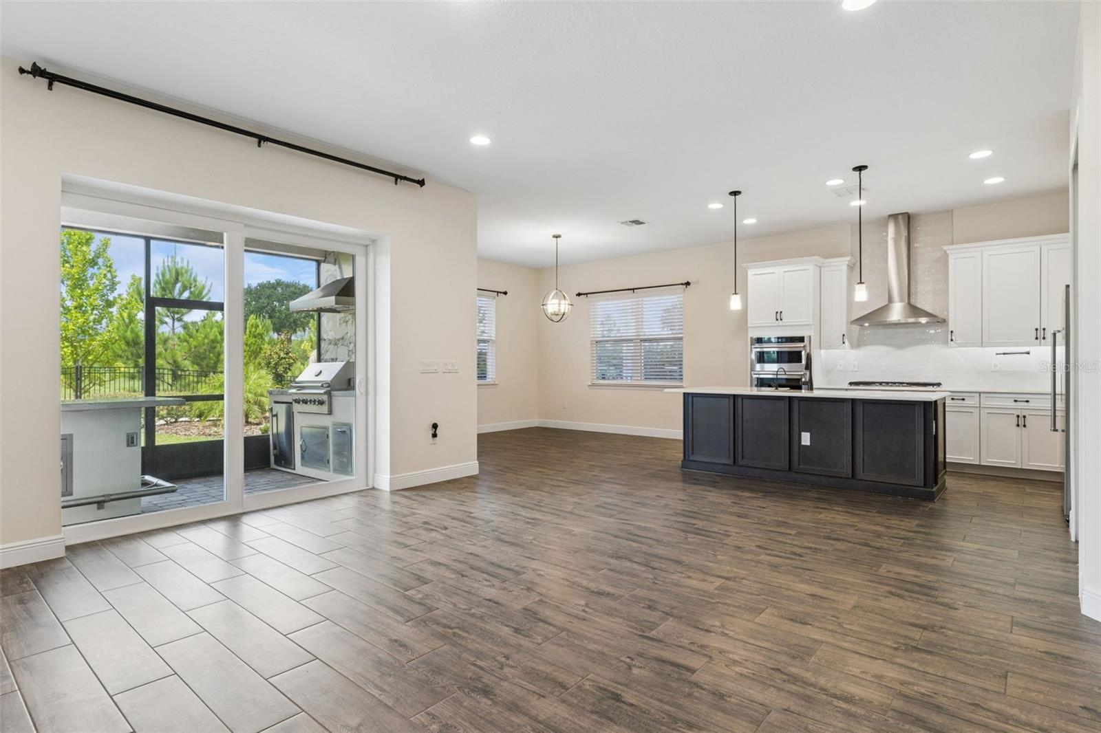 BELLA COLLINA WEST SUB - Residential