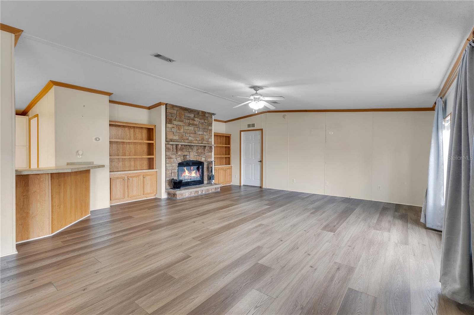 LAKE MARIAN SHORES - Residential