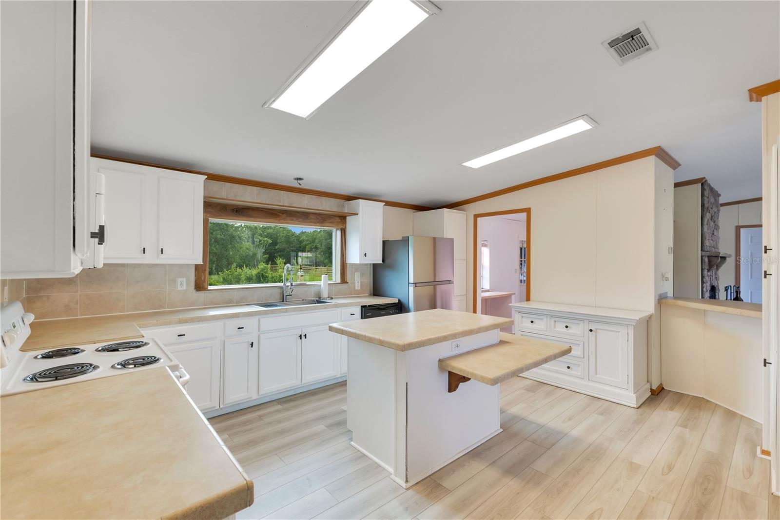 LAKE MARIAN SHORES - Residential