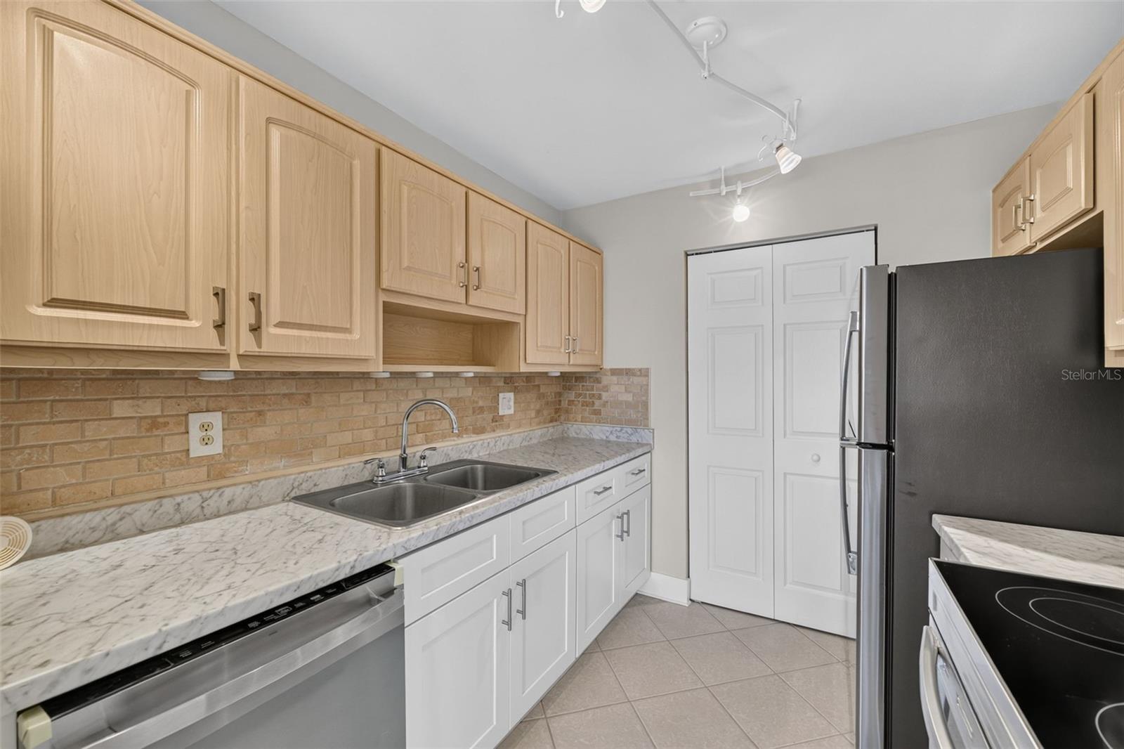 NEW HAVEN CONDO - Residential