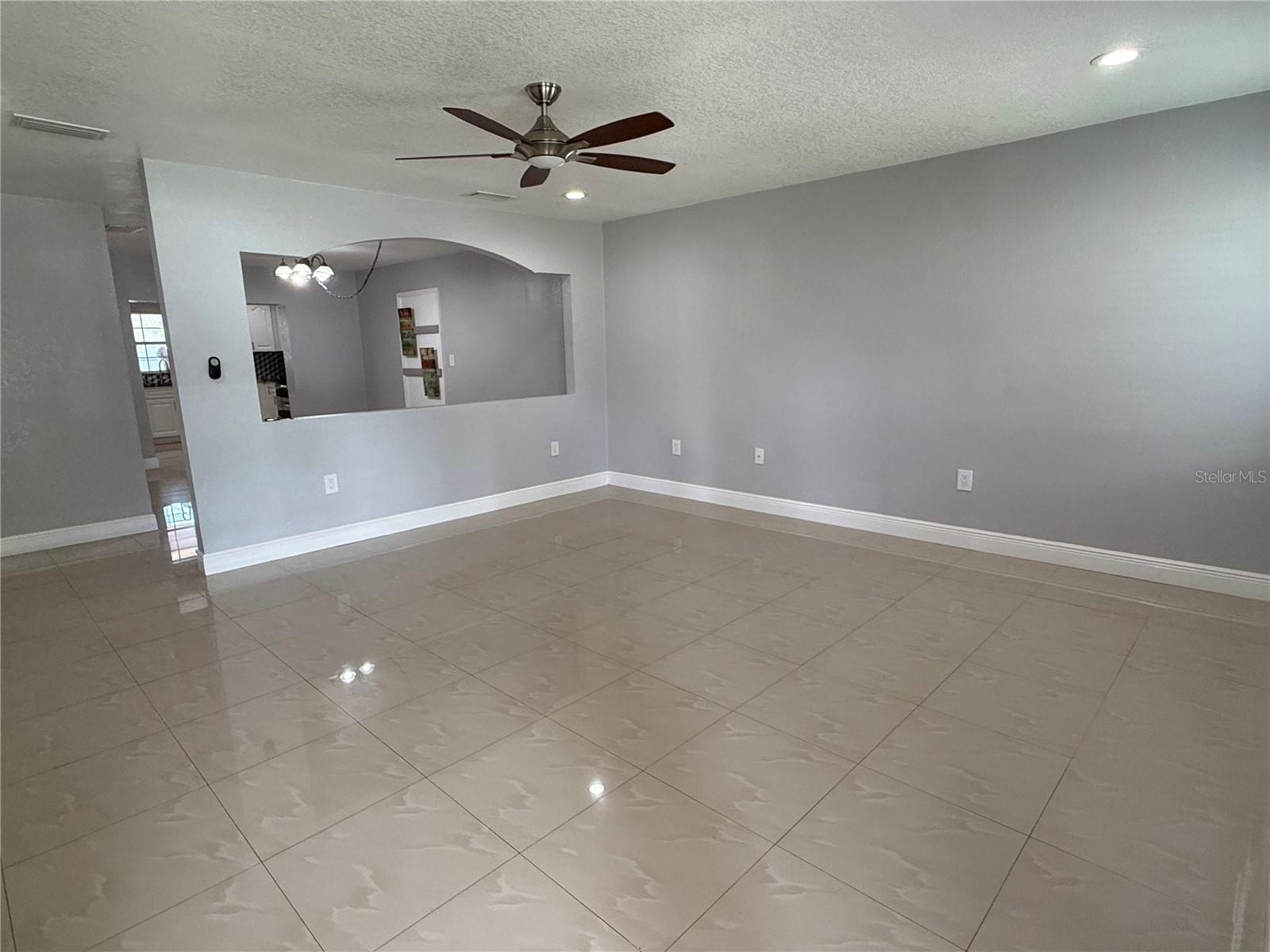 LAKE VIEW PARK SUB - Residential Lease
