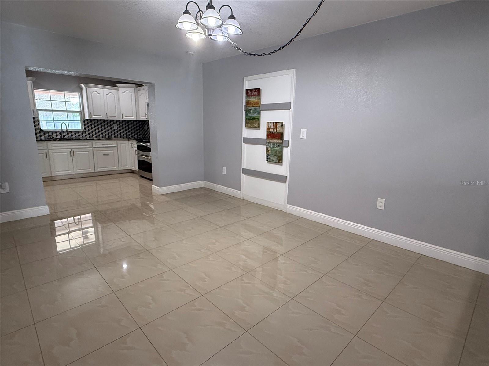 LAKE VIEW PARK SUB - Residential Lease
