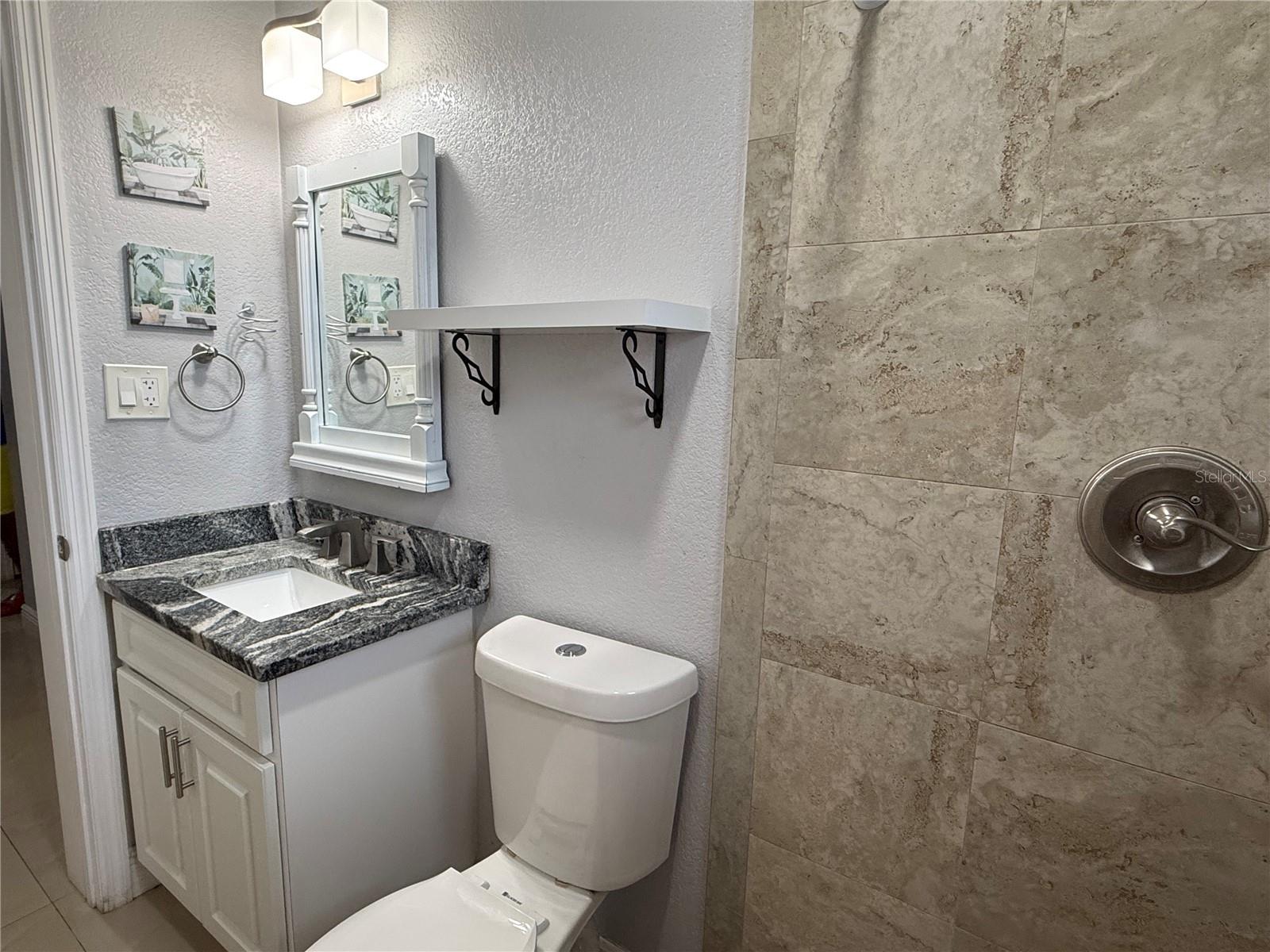 LAKE VIEW PARK SUB - Residential Lease