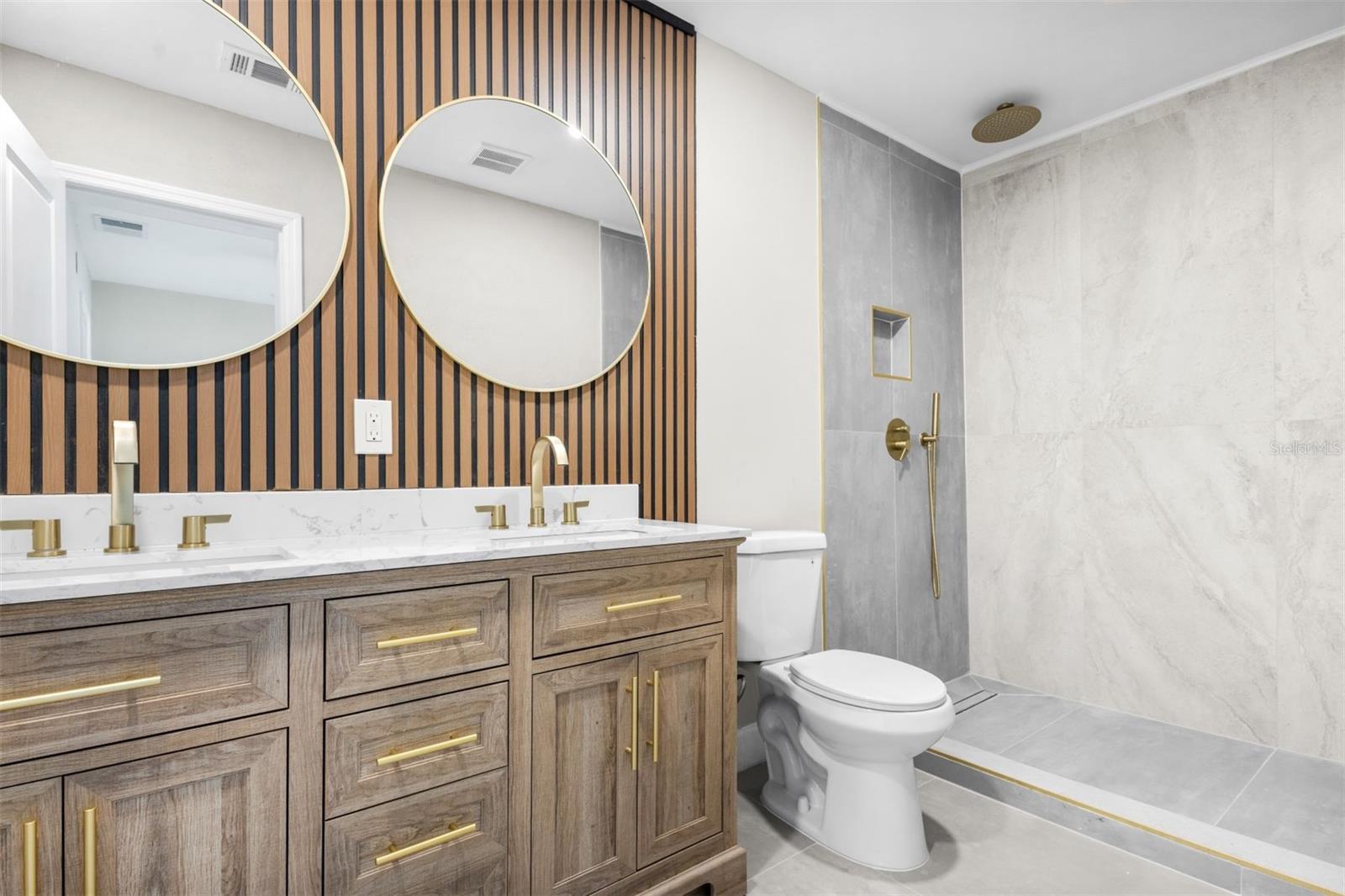 HIGHLAND LAKE SUB 3RD ADD - Residential