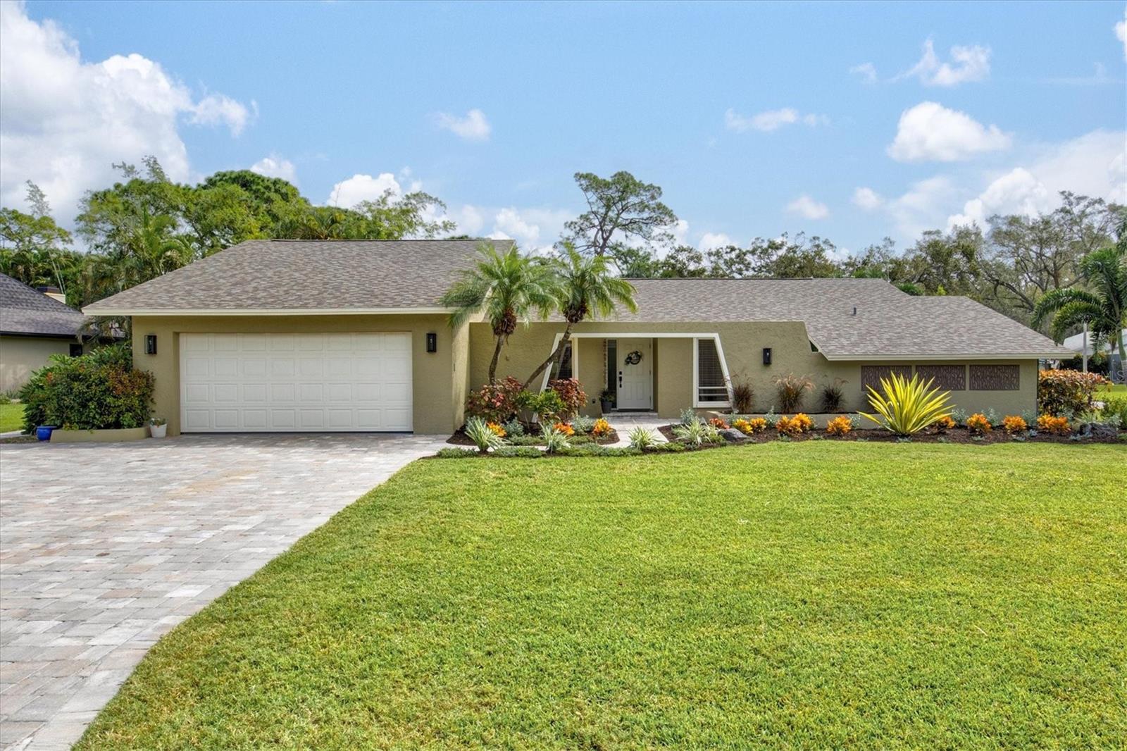 COUNTRY PLACE - Residential