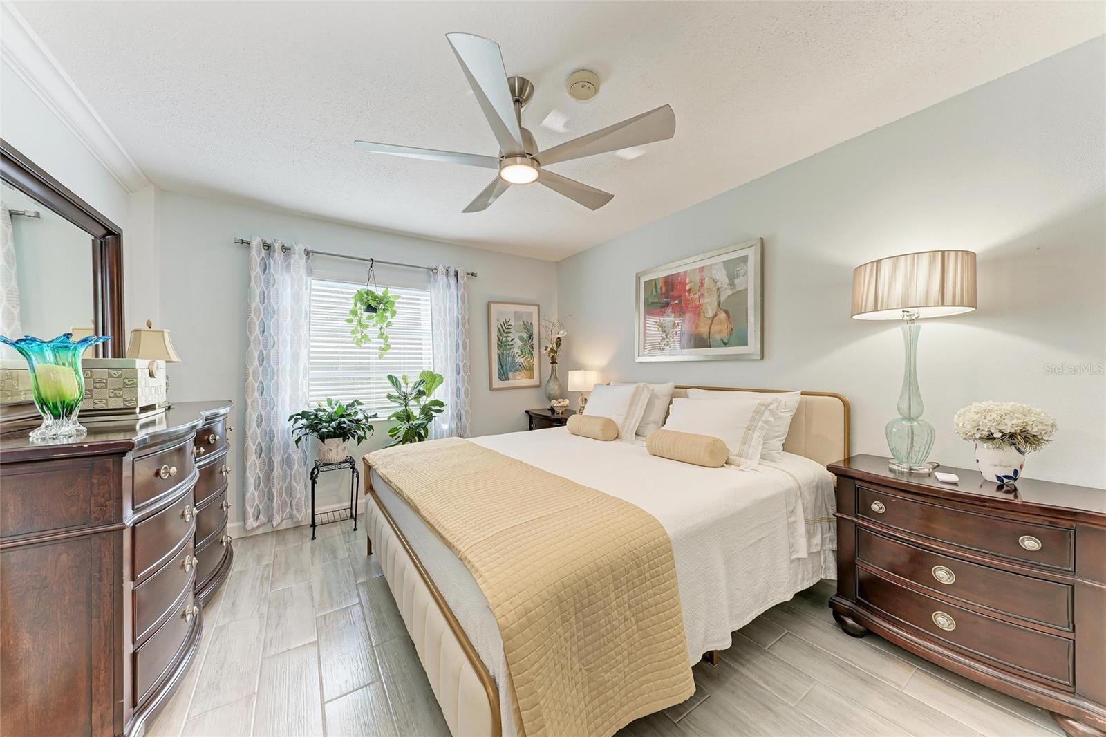 BAYSHORE ON THE LAKE APTS SEC 1 - Residential