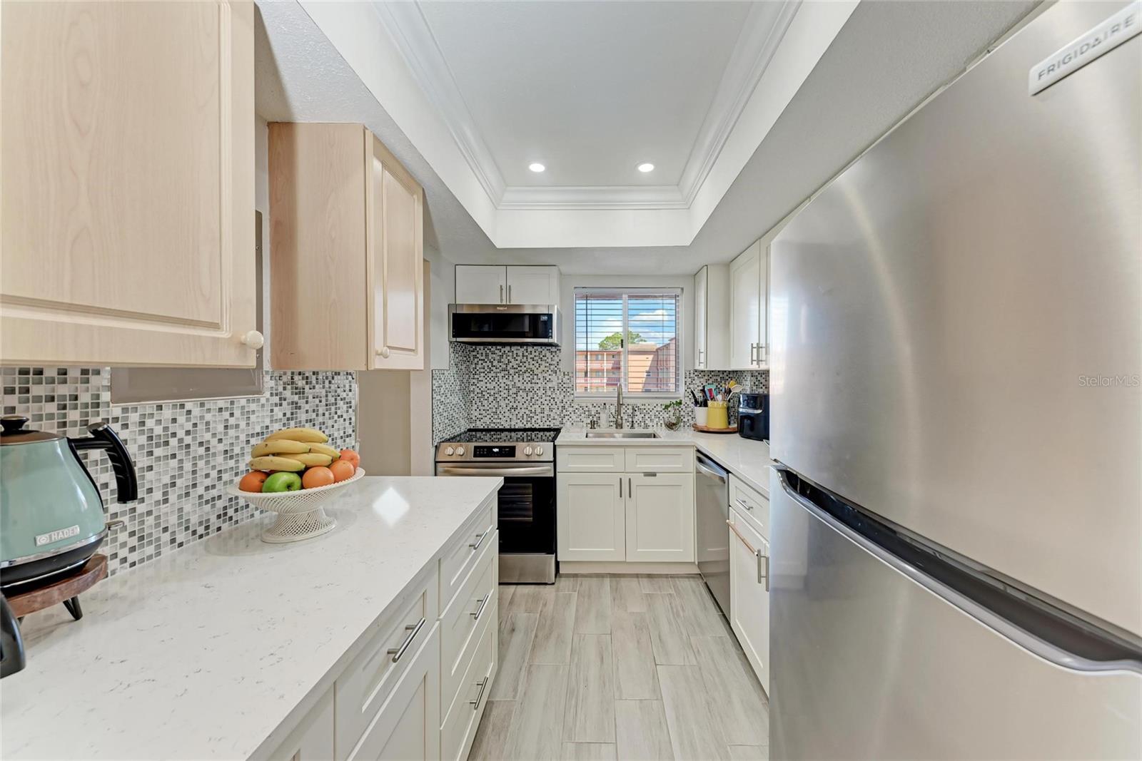 BAYSHORE ON THE LAKE APTS SEC 1 - Residential