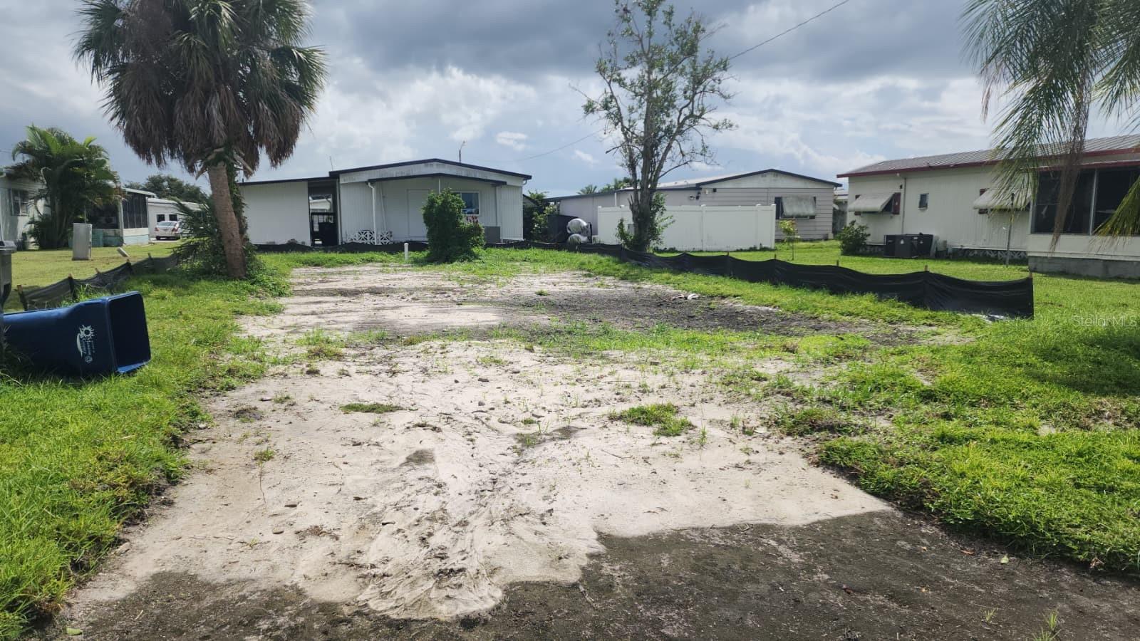 CASA LOMA MOBILEHOME - Land