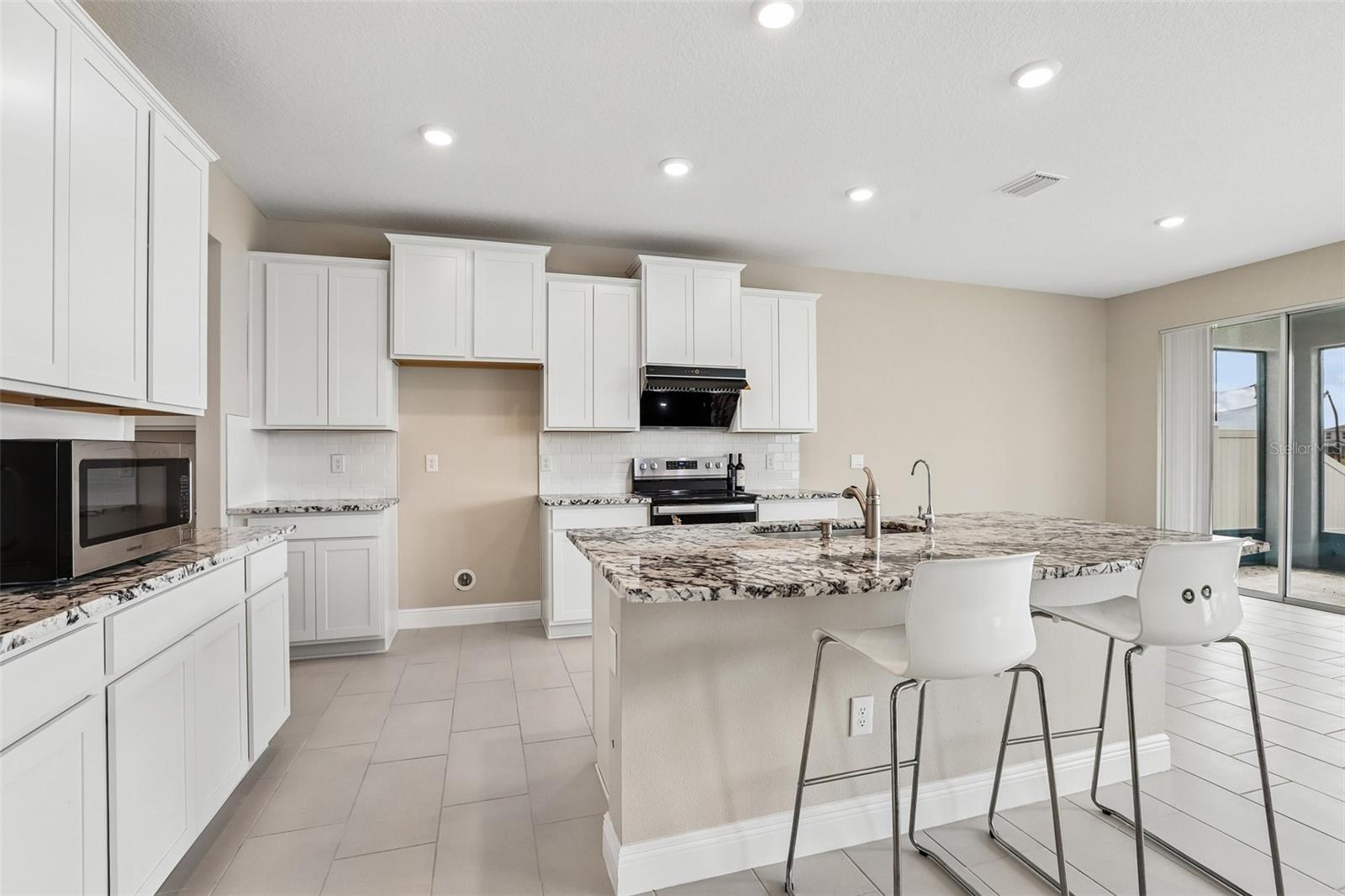 MANGROVE MANOR PH 2 - Residential