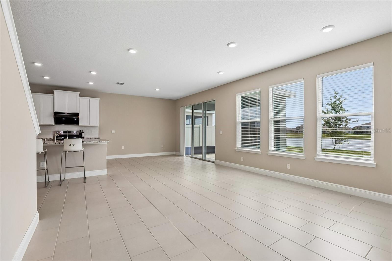 MANGROVE MANOR PH 2 - Residential