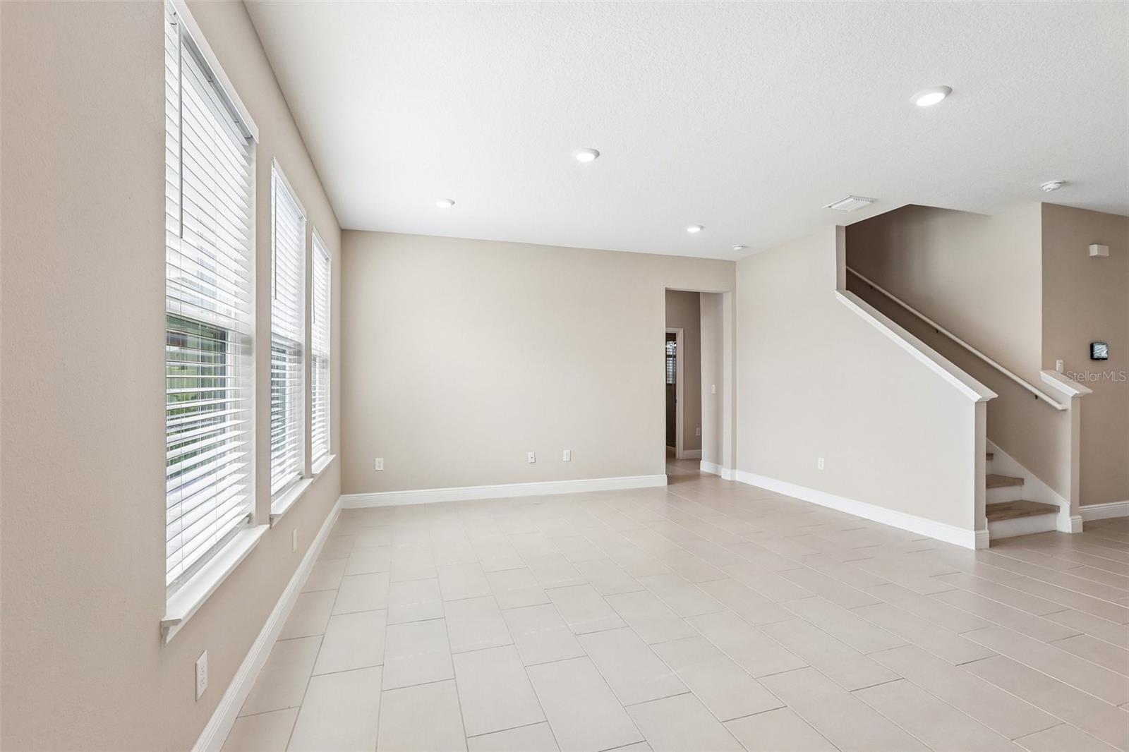 MANGROVE MANOR PH 2 - Residential
