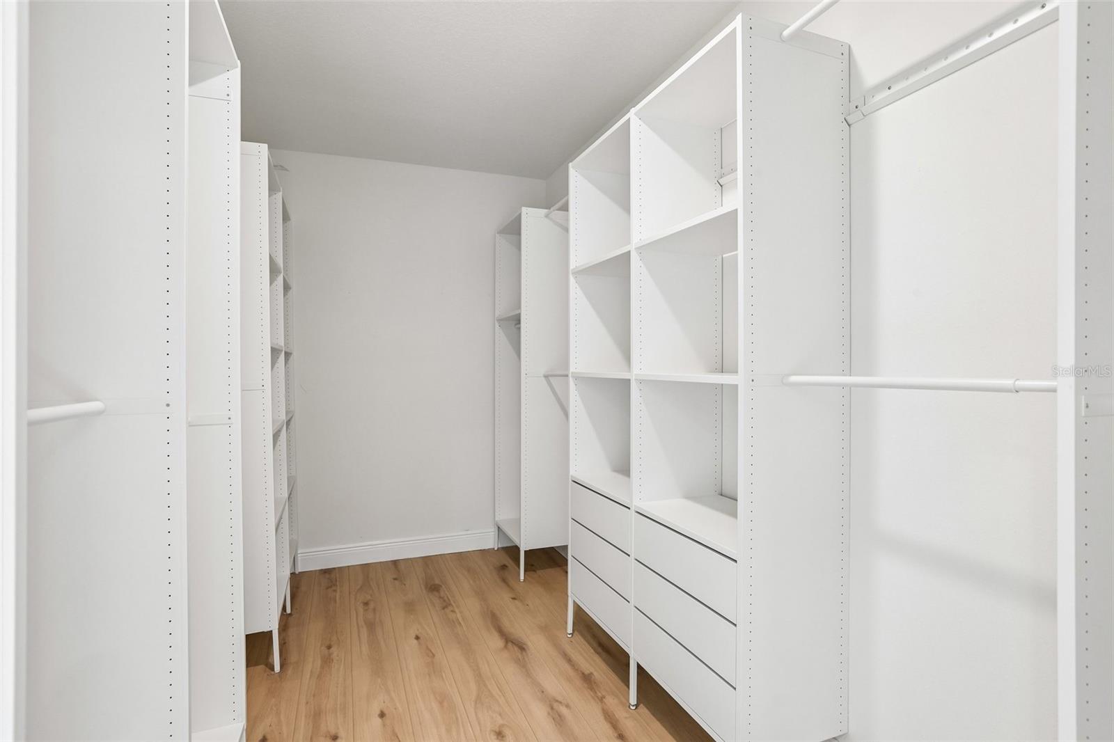 MANGROVE MANOR PH 2 - Residential