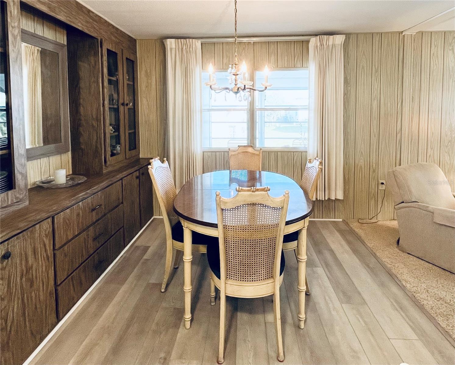 OAKWOOD MANOR - Residential