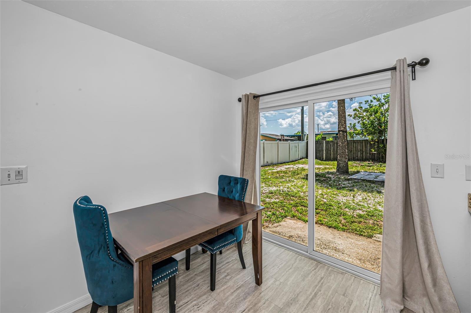 BEACON RUN - - Residential