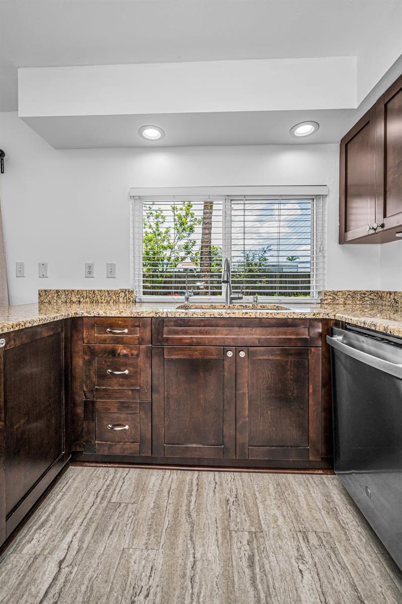 BEACON RUN - - Residential