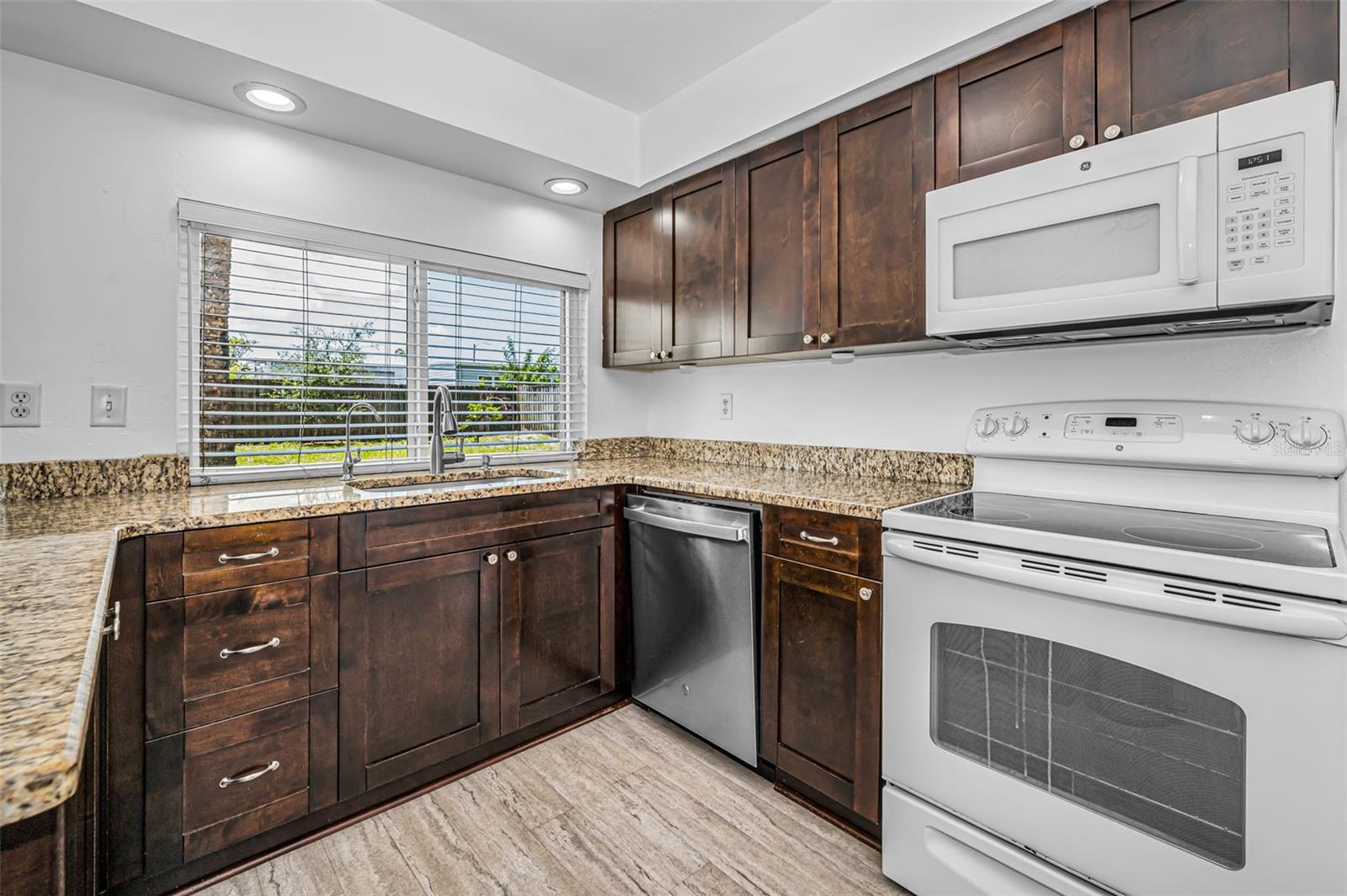 BEACON RUN - - Residential