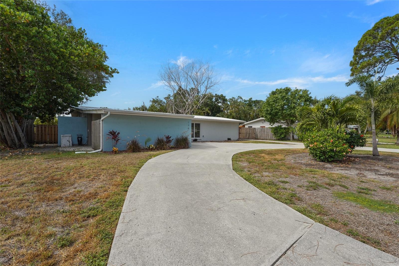 WHITFIELD ESTATES BLKS 14-23 & 26 - Residential