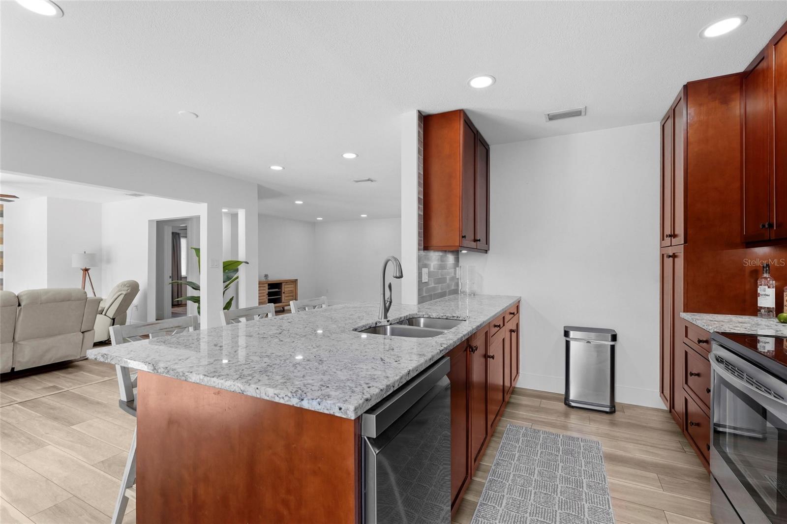 WHITFIELD ESTATES BLKS 14-23 & 26 - Residential