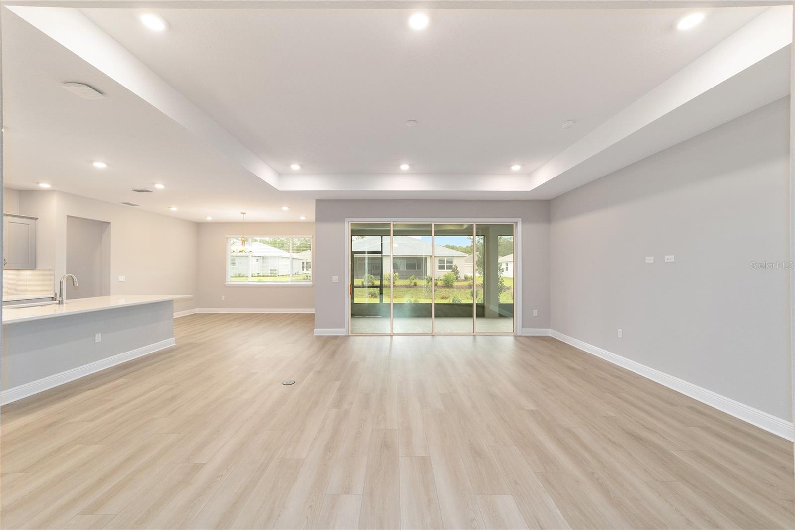 ON TOP OF THE WORLD - Residential Lease