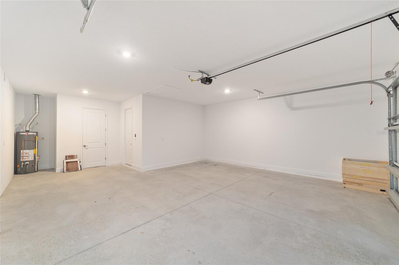 ON TOP OF THE WORLD - Residential Lease