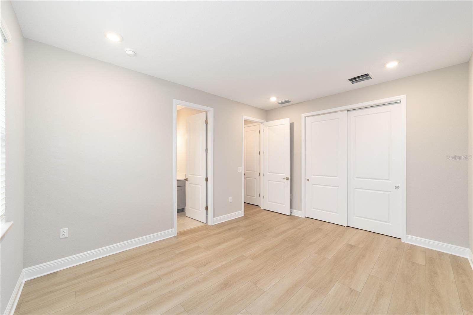 ON TOP OF THE WORLD - Residential Lease