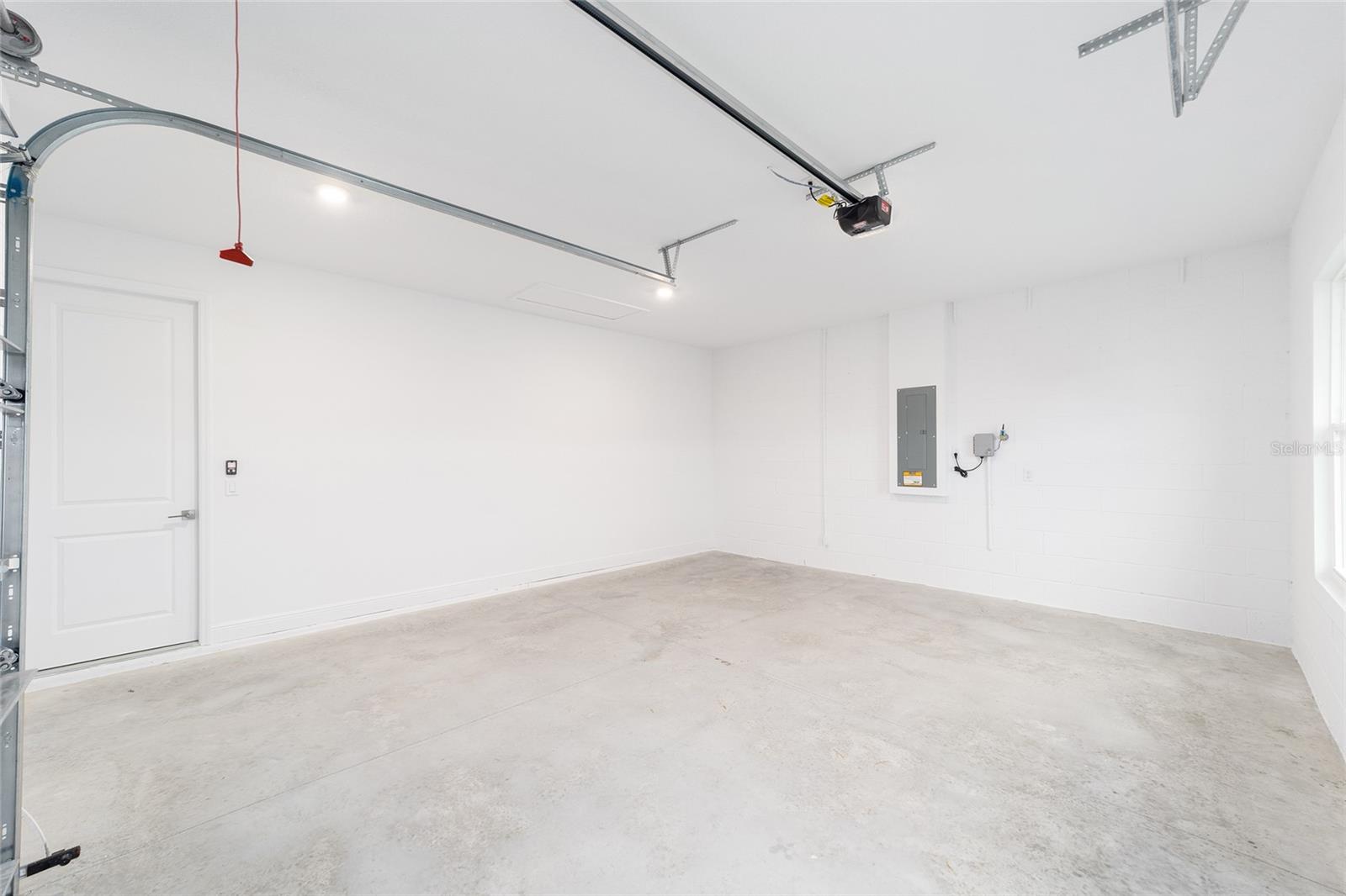 ON TOP OF THE WORLD - Residential Lease