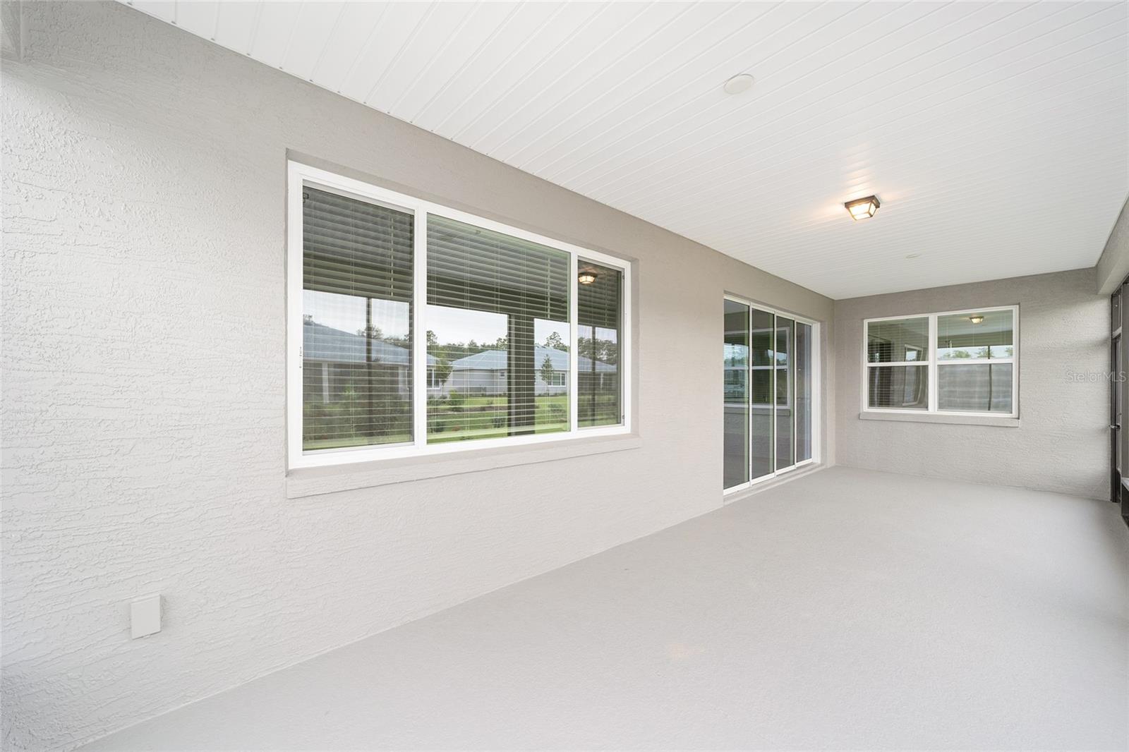 ON TOP OF THE WORLD - Residential Lease