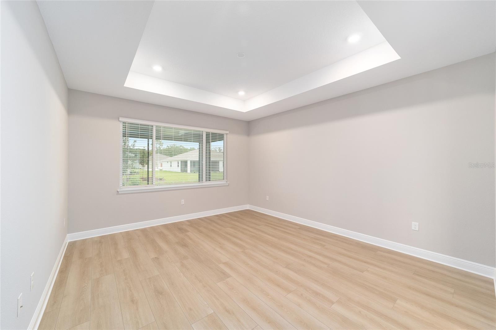 ON TOP OF THE WORLD - Residential Lease