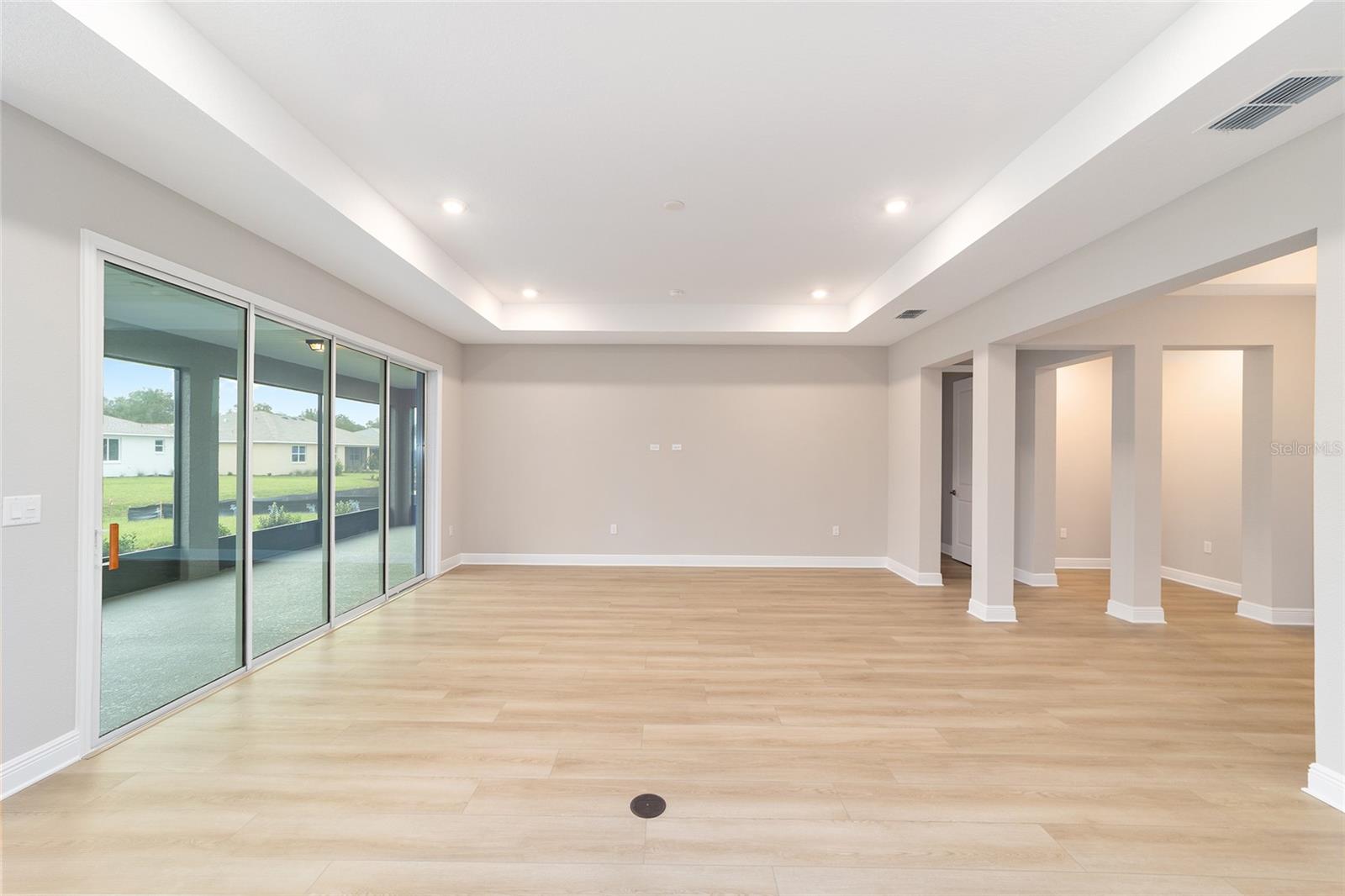 ON TOP OF THE WORLD - Residential Lease