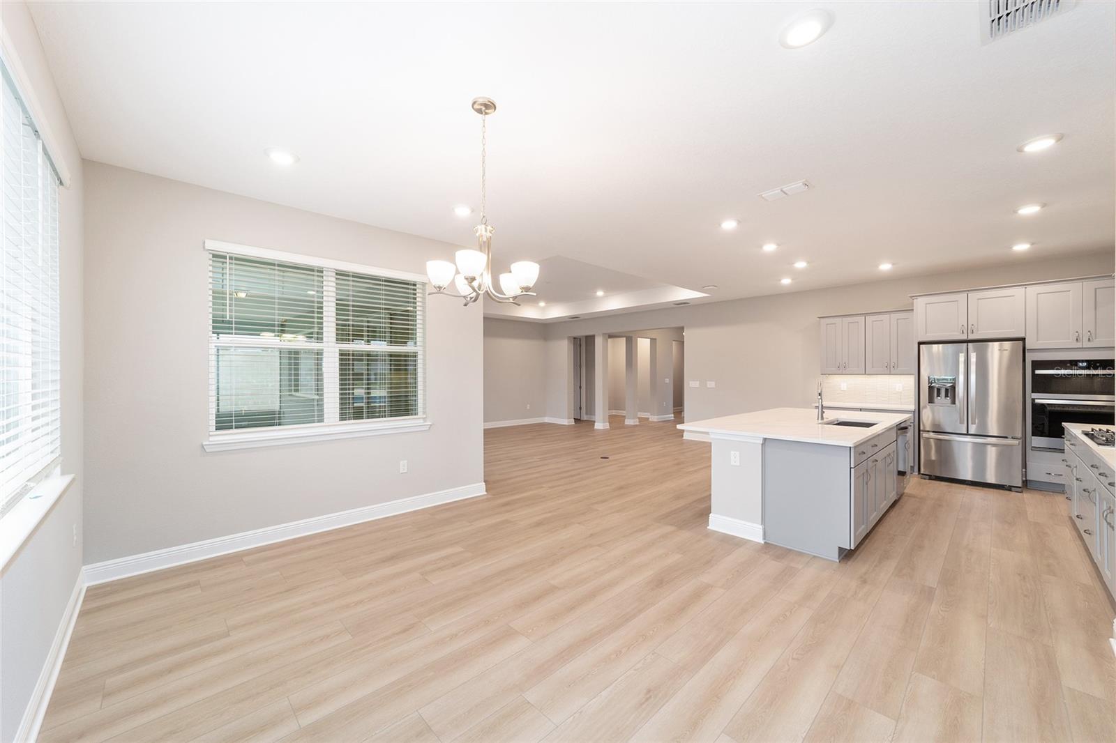 ON TOP OF THE WORLD - Residential Lease