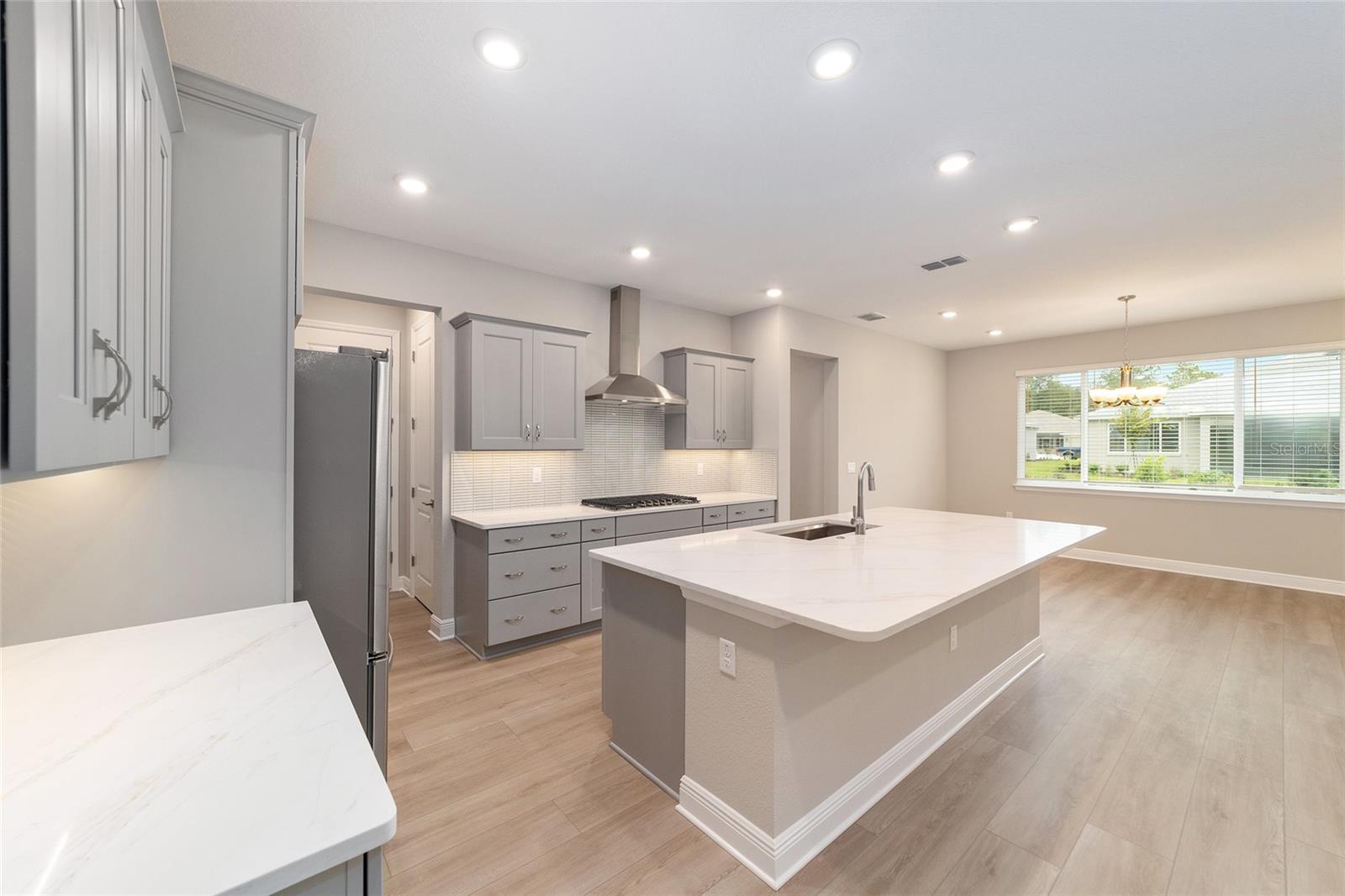 ON TOP OF THE WORLD - Residential Lease