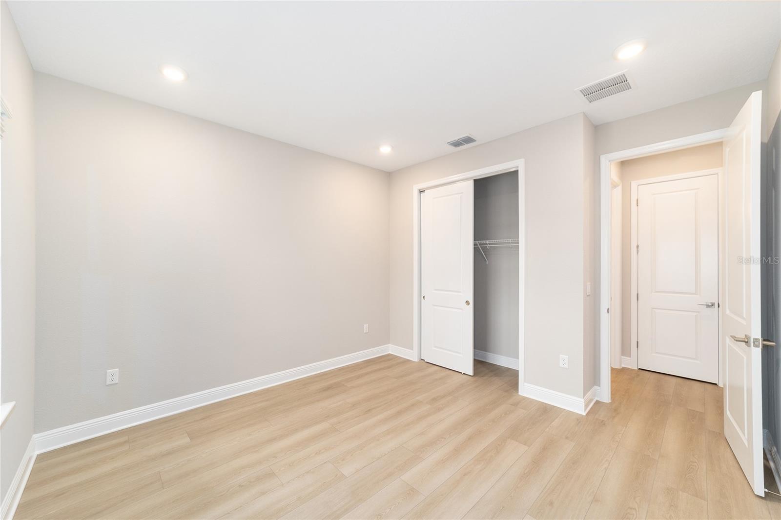 ON TOP OF THE WORLD - Residential Lease